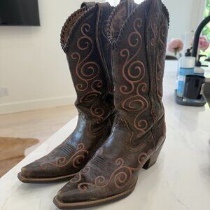 Brown cowgirl boots